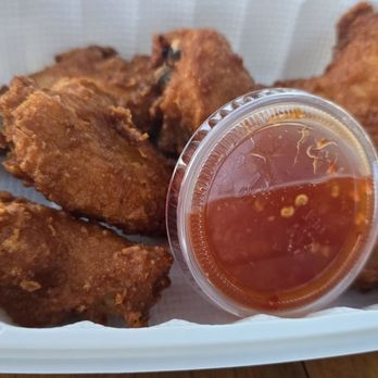 Aloha Pho Maui - Fried chicken wings with sweet & sour sauce - Vietnamese Near Me - Kahului, Hawaii