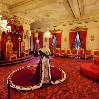 Iolani Palace - Museums Near Me - Honolulu, Hawaii Iolani Palace - Museums Near Me - Honolulu, Hawaii