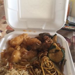 4/08/19- Panda Express 2960 S Academy blvd.  This  is how our food was packed- everything old.
