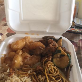 Panda Express - 4/08/19- Panda Express 2960 S Academy blvd.  This  is how our food was packed- everything old. - Chinese Near Me - Colorado Springs, Colorado