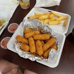 Lemonade House Grille - Mozzarella Sticks