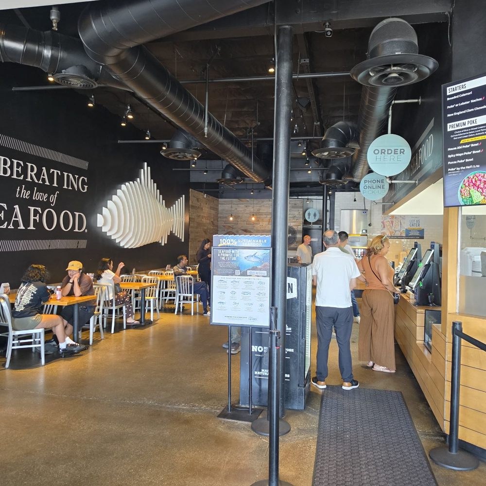 California Fish Grill - Inside - Seafood Near Me - Gardena, California
