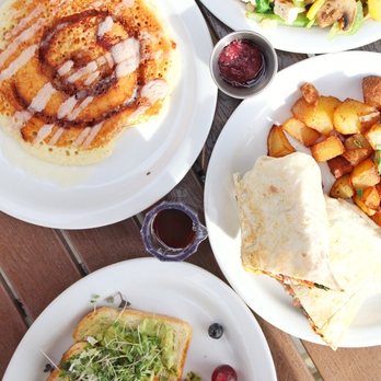 Miracle Mile Cafe - Breakfast & Brunch Near Me - San Rafael, California