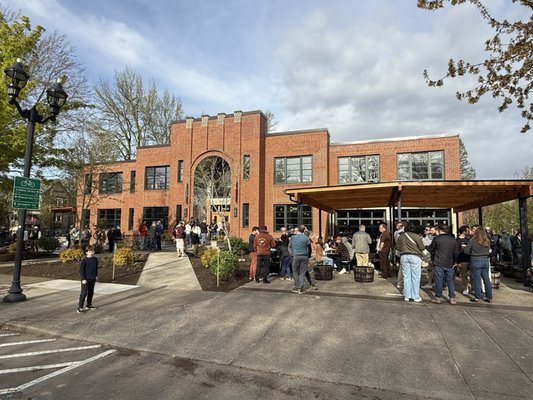pFriem Family Brewers - Milwaukie Tasting Room by null