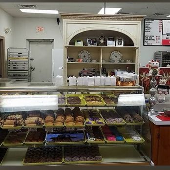Mary Lee Donuts - a view of a bakery - Donuts Near Me - Denham Springs, Louisiana Mary Lee Donuts - a view of a bakery - Donuts Near Me - Denham Springs, Louisiana