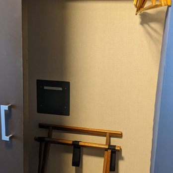 Hilton Austin - Closet space - Hotels Near Me - Austin, Texas Hilton Austin - Closet space - Hotels Near Me - Austin, Texas