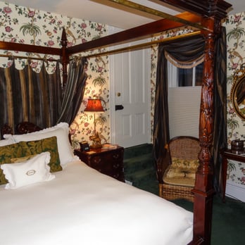 Antrim 1844 - One of the guestrooms in Bernie house - Hotels Near Me - Taneytown, Maryland Antrim 1844 - One of the guestrooms in Bernie house - Hotels Near Me - Taneytown, Maryland