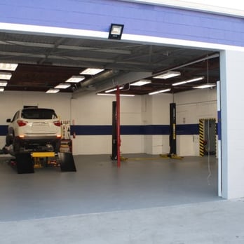 IQ Collision Center - Body Shops Near Me - Tarzana, California IQ Collision Center - Body Shops Near Me - Tarzana, California