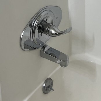 Little’s Plumbing and Pro Services - New Fixtures after shower valve replacement - Plumbing Near Me Little’s Plumbing and Pro Services - New Fixtures after shower valve replacement - Plumbing Near Me
