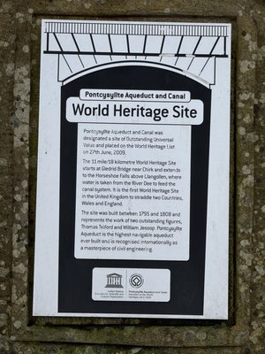 Pontcysyllte Aqueduct by null