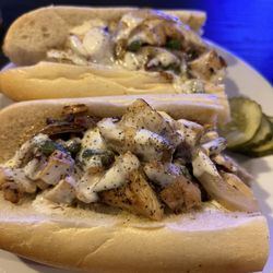 Bella Brew Pub - Grilled Chicken with peppers and onions. Awesome flavor.