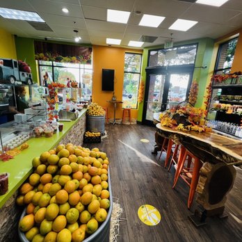 Mamma's Juicery - Interior - love their fall decor! - Juice Bars & Smoothies Near Me - Monrovia, California Mamma's Juicery - Interior - love their fall decor! - Juice Bars & Smoothies Near Me - Monrovia, California