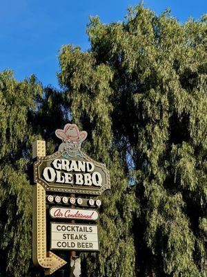 Grand Ole BBQ Flinn Springs by null