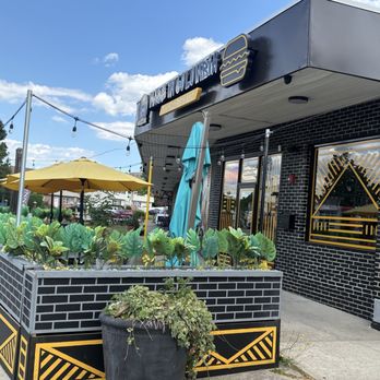 Made in Colombia - outside - Fast Food Near Me - Hicksville, New York