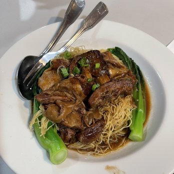 Alice's Kitchen - Low Beef Stew with Brown Sauce Lo Mein Classic Noodle in Soup - Cantonese Near Me - Monterey Park, California Alice's Kitchen - Low Beef Stew with Brown Sauce Lo Mein Classic Noodle in Soup - Cantonese Near Me - Monterey Park, California