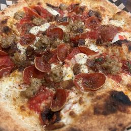 Yum !  Pizzzzza