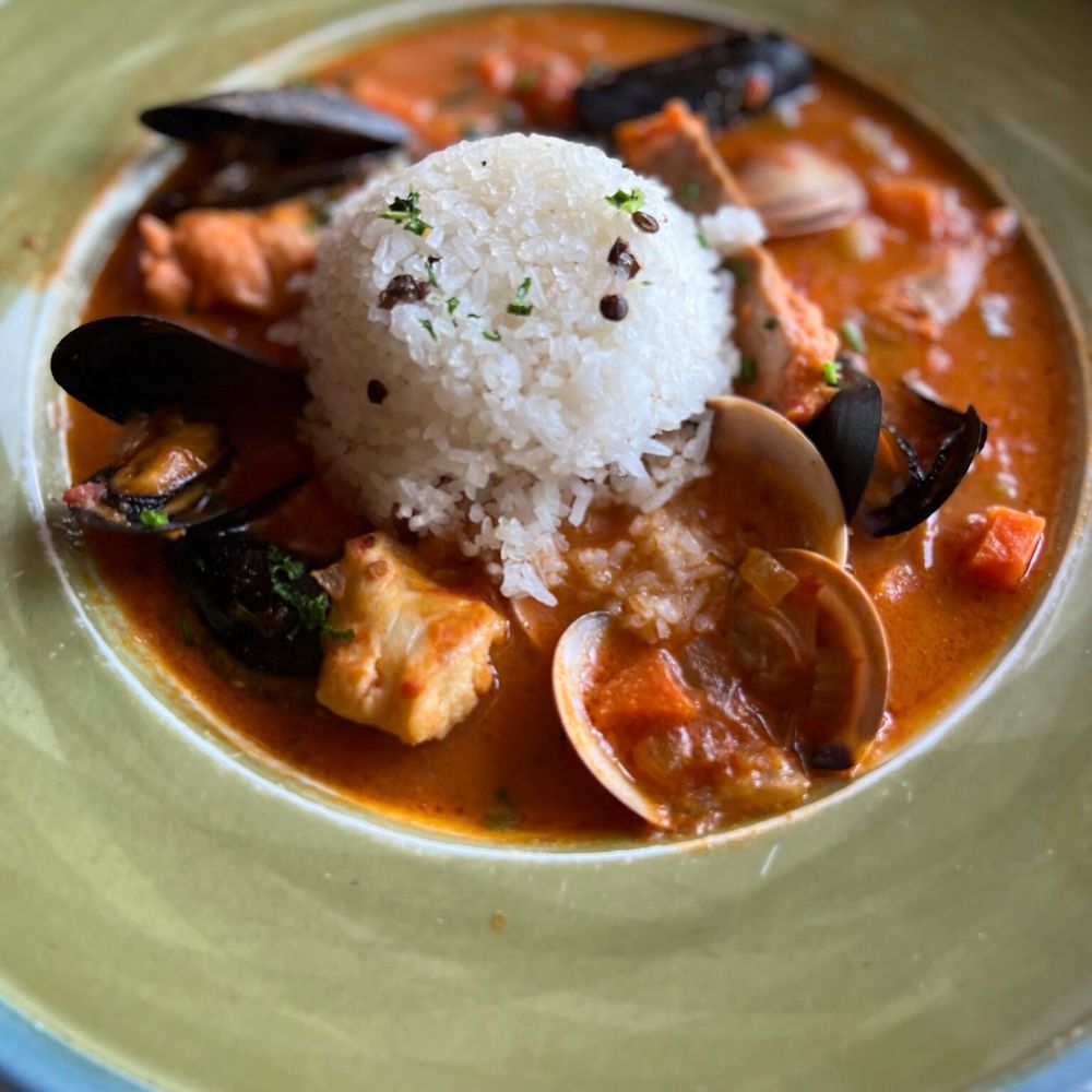 Fiddle River Restaurant - Fiddle Fish Pot - Seafood Near Me - Jasper, Alberta Fiddle River Restaurant - Fiddle Fish Pot - Seafood Near Me - Jasper, Alberta