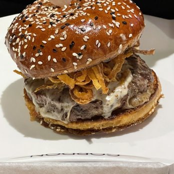 Gordon Ramsay Burger Las Vegas - Stout Burger - Burgers Near Me - Las Vegas, Nevada