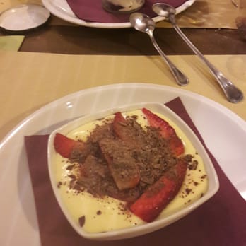 Passaparola - Desert that italians eat during the period of absence now perfect desert with ice cream -  mascorpone scafue di cioccolato - Italian Near Me - Forlì, FC