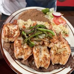 Esmeraldas Restaurante - Carne asada con camarones (beef with shrimp)