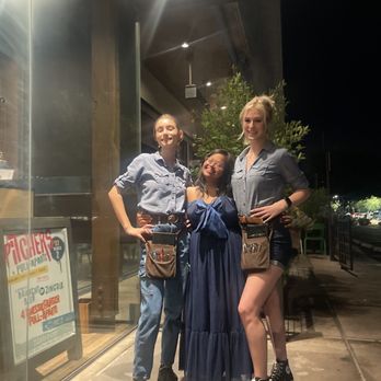 Zinburger - Best Supporting Radiant waitresses are positive dining experience that I enjoyed!! - Burgers Near Me - Tucson, Arizona Zinburger - Best Supporting Radiant waitresses are positive dining experience that I enjoyed!! - Burgers Near Me - Tucson, Arizona
