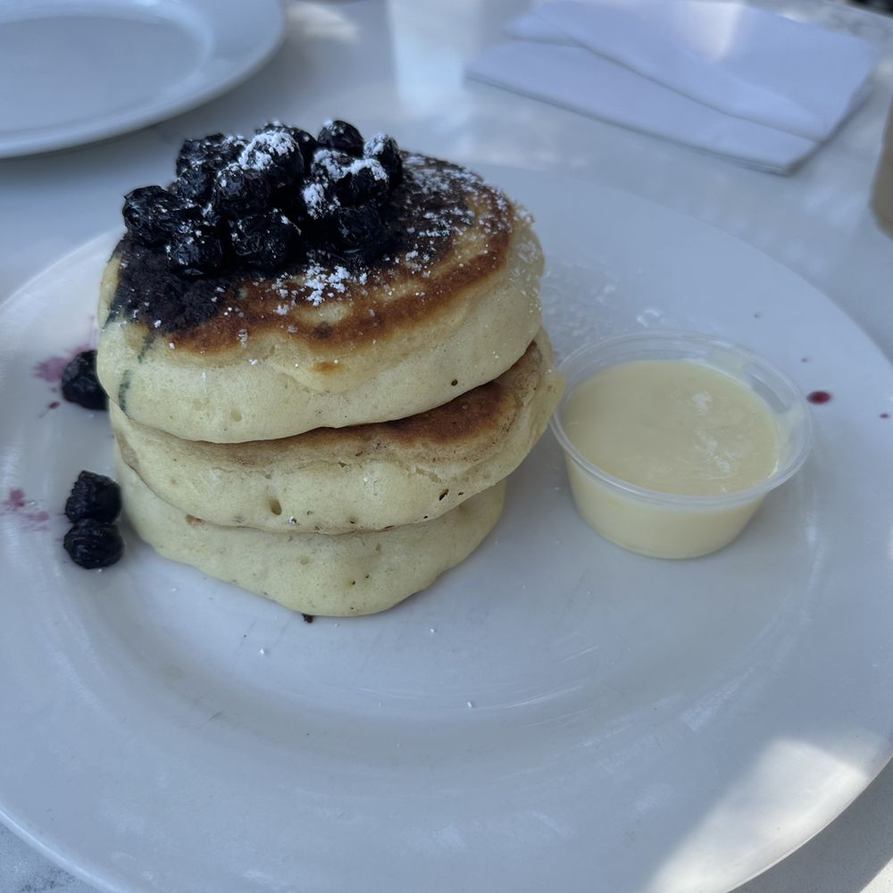 Kitchenette - Breakfast & Brunch Near Me - Templeton, California Kitchenette - Breakfast & Brunch Near Me - Templeton, California