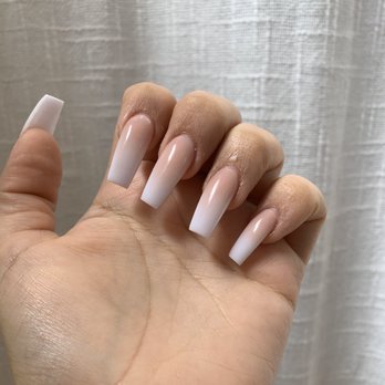 AZ 3D Nail Spa - Middle finger is crooked - Nail Salons Near Me - Phoenix, Arizona AZ 3D Nail Spa - Middle finger is crooked - Nail Salons Near Me - Phoenix, Arizona