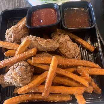 To Pho - Fried chicken with sweet potato fries - Vietnamese Near Me - Hesperia, California To Pho - Fried chicken with sweet potato fries - Vietnamese Near Me - Hesperia, California