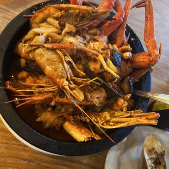 Mariscos La Riviera Nayarit - a pan of cooked lobsters - Seafood Near Me - Norcross, Georgia
