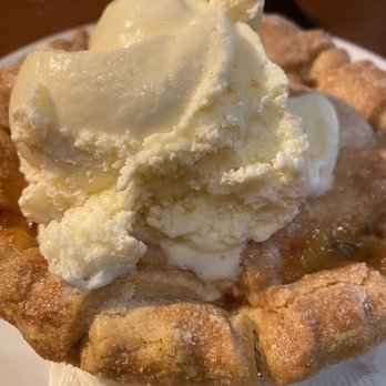 Babe's Smokehouse & Tavern - Yummy peach pie - Barbeque Near Me - Indio, California