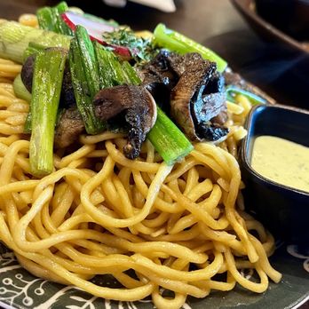 OMELI Kitchen - Extra Plain Garlic Noodles - Vietnamese Near Me - Fullerton, California OMELI Kitchen - Extra Plain Garlic Noodles - Vietnamese Near Me - Fullerton, California