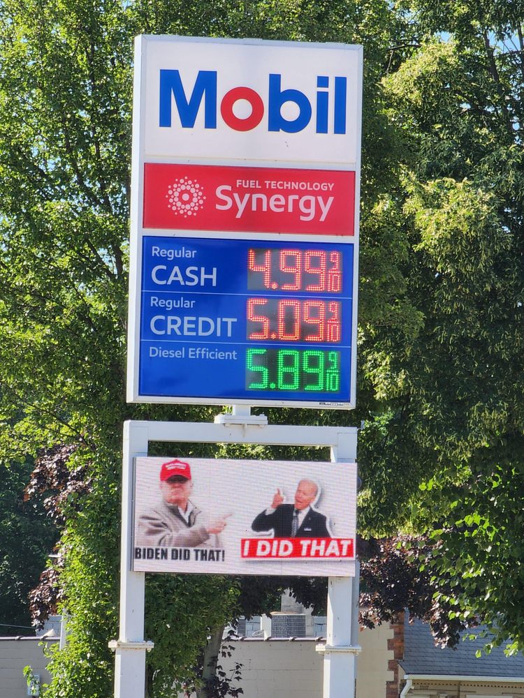 TWELVE & LITTLE MACK MOBIL Updated August 2024 20727 E 12 Mile Rd, Roseville, Michigan Gas