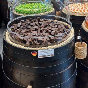 Captain Candy - Chocolate fudge - Candy Stores Near Me - Orlando, Florida