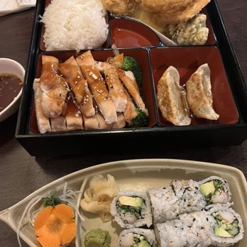 Akanomi - Chicken Teiyaki Dinner Box - Sushi Bars Near Me - Altamont, New York