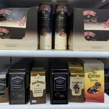IT'SUGAR - Candy Stores Near Me - Monterey, California