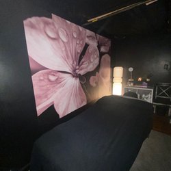 Nostalgia Wellness and Aesthetics Spa - Massage room