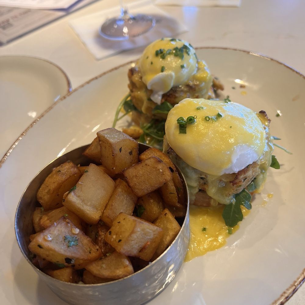 Haywire  - Crab cakes Benedict - New American Near Me - Houston, Texas