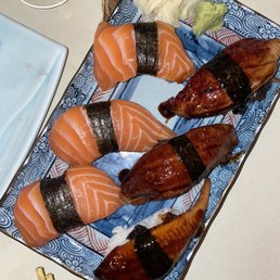 Salmon and eel nigiri (SO GOOD) Salmon and eel nigiri (SO GOOD)