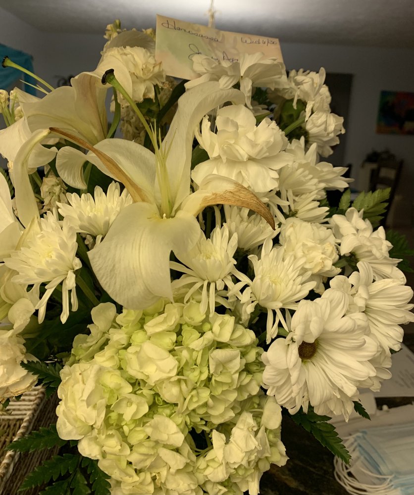 APRIL FLOWERS Updated June 2024 7805 S Florida Ave, Floral City