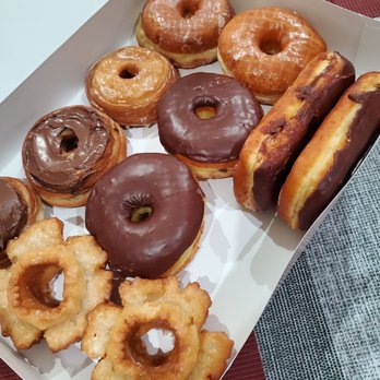Mag’s Donuts & Bakery - Donuts Near Me - Irvine, California