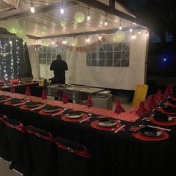 The set up that is included with no extra charge. We chose black and red.