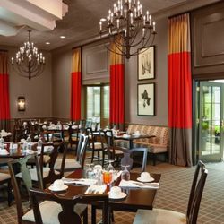21 Lake Restaurant & Bar