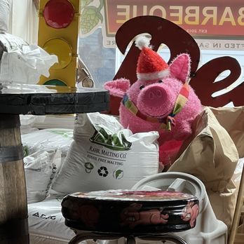 Border Brewery and Barbecue - Love the decor - Breweries Near Me - Salem, New Hampshire