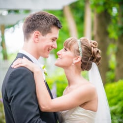 Jersey Wedding photography - Kelsey + John had an elegant and intimate wedding at The Mansion at Bretton Woods in Essex Fells. LOVE the garden there!!