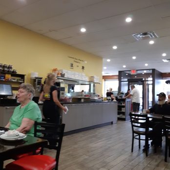The Breakfast House - Interior of restaurant - Breakfast & Brunch Near Me - Barrie, Ontario