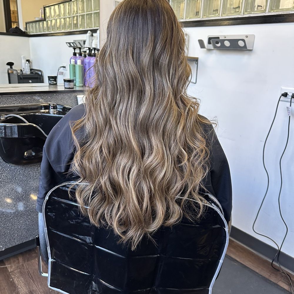 Mane Event Salon - After! I left with exactly what I asked for :) - Barbers Near Me - Rosemont, Illinois