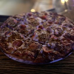 CortiLeno's Pub - Homemade pizza!  Lots of cheese. Great crust!