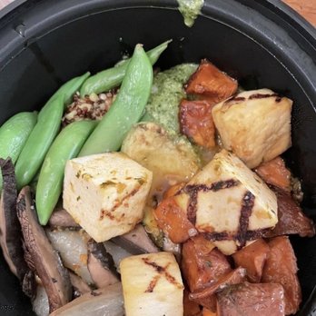 True Food Kitchen - The photo they advertise with. - Vegetarian Near Me - Pasadena, California True Food Kitchen - The photo they advertise with. - Vegetarian Near Me - Pasadena, California
