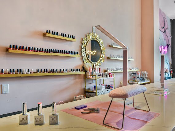 The Chic Beauty and Wellness Image