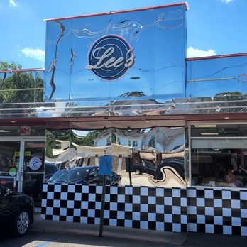 Lee's Drive In - Outside - American Near Me - Hammond, Louisiana